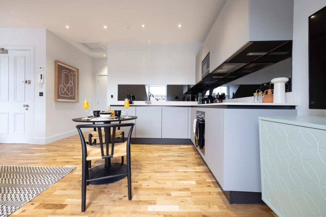 Dragon Suites Luxury Serviced Apartments At Alva Street เอดินบะระ ภายนอก รูปภาพ