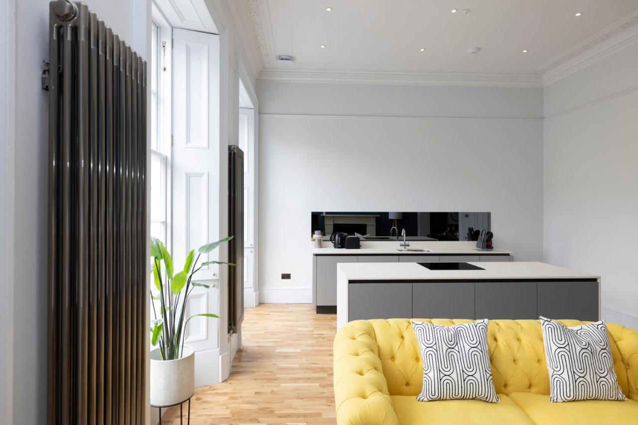 Dragon Suites Luxury Serviced Apartments At Alva Street เอดินบะระ ภายนอก รูปภาพ